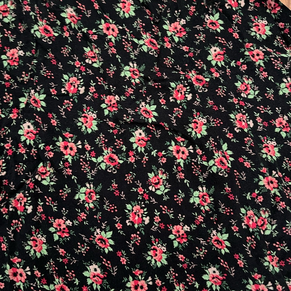⭐️5/$25⭐️ Pins & Needles Black Floral Mini Dress - Picture 2 of 3